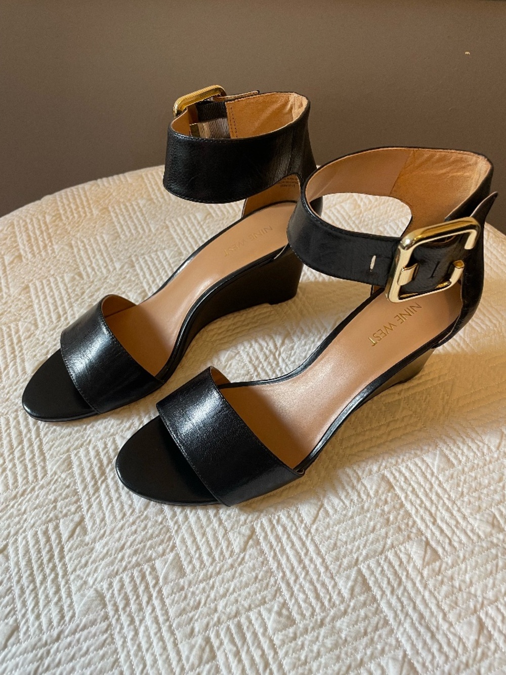 Nine West black ankle strap wedge sandal with gold buckle detail size 8.5